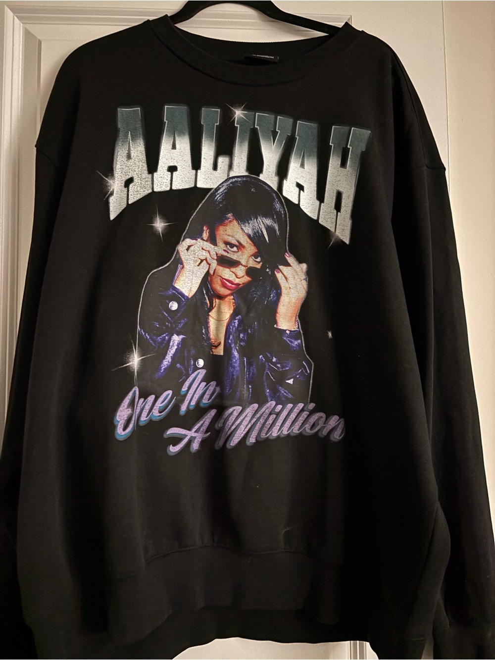 H&M Black Aaliyah 'One In A Million' Graphic Sweatshirt